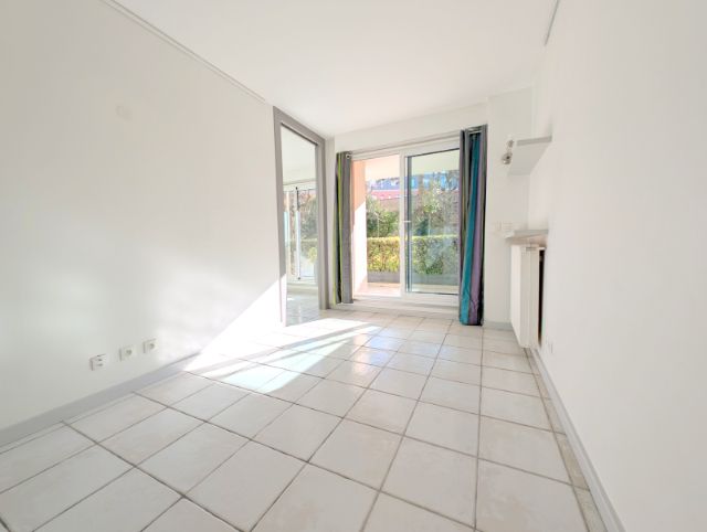 2 pièces 45m² + terrasse de 9m² 2